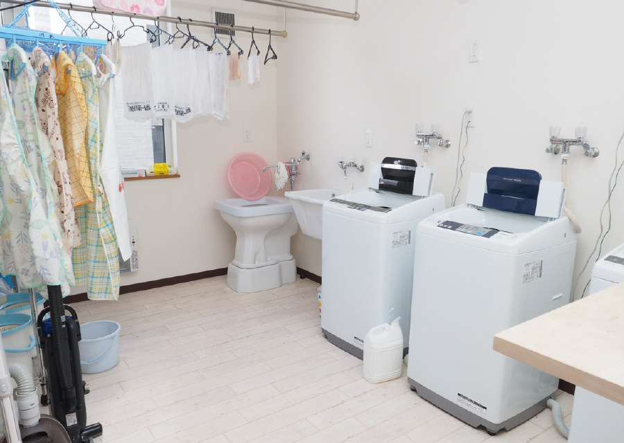 洗濯乾燥室は個々人を管理してますので、他の方と一緒ということもありません